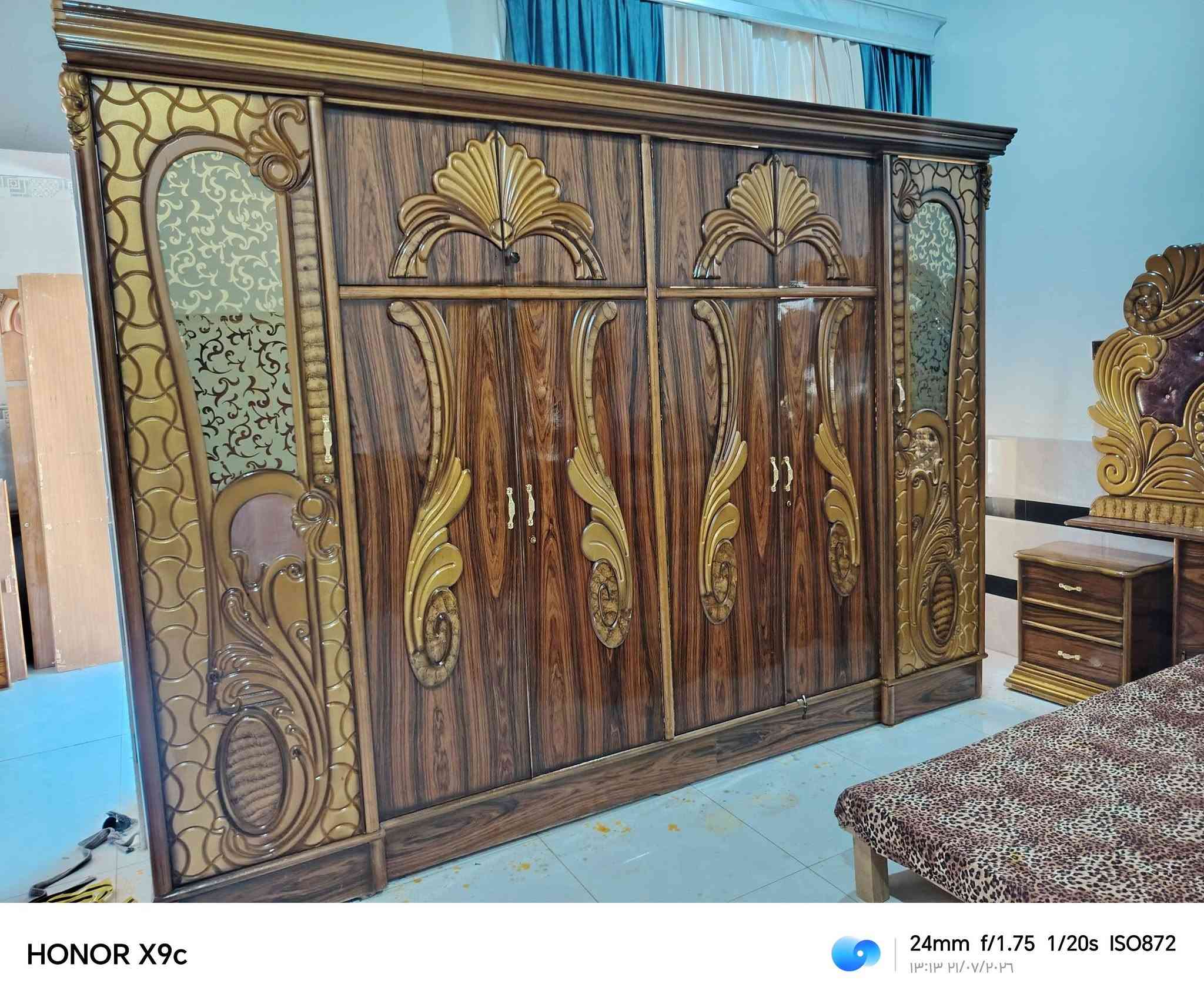سلام عليكم يوجد قرفه تاج صاج داخل وخارج السعر ٦٥٠ وبيها مجال العنوان الرمانه الاستفسار عل رقم تلفون ***********
