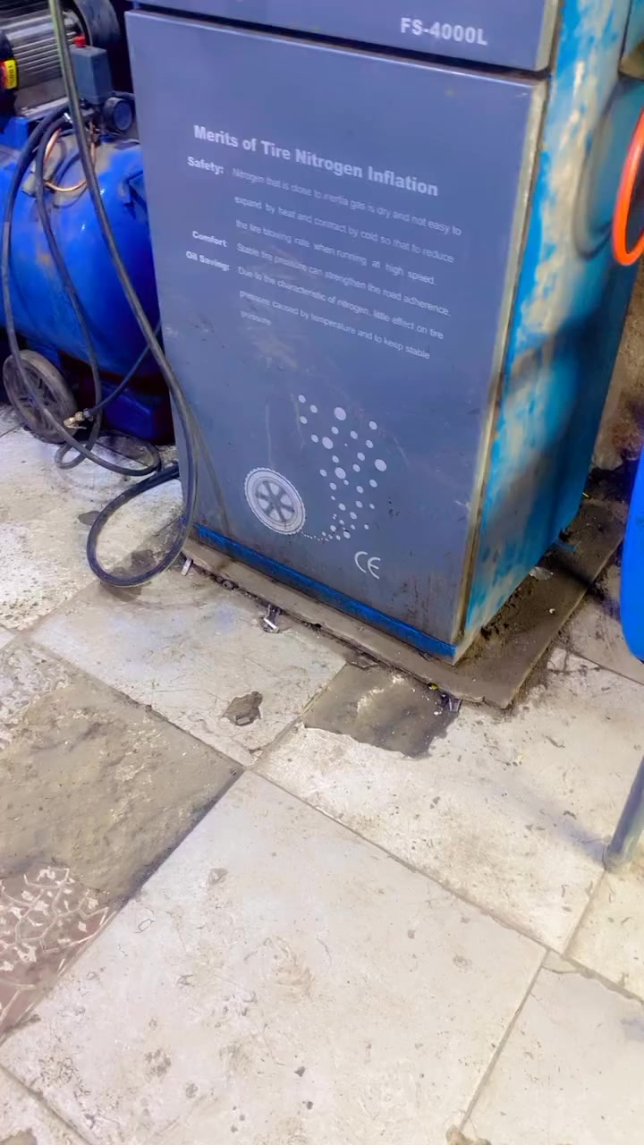 نايتروجين مستعمل نضيف شغال ع فحص سعره ٣٠٠ مكاني العماره ***********
