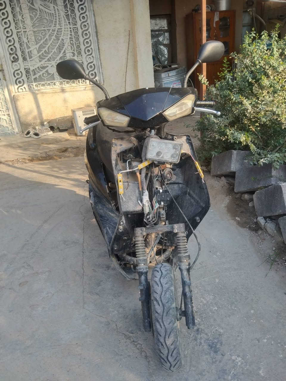 السلام عليكم دراجه سكنز موديل 23 ناقصها فقط كفر امامي  الكهربائيات مالته شغاله بس متشتغل سلف اله هندر 
السعر 200 وبيها مجال 
للاستفسار 
***********
