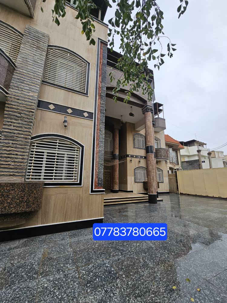 🏡 فلة فخمة للبيع – تصميم حديث ومواصفات مميزة
📍 الموقع: البصرة / السنيدية
📐 المساحة: 1300 متر مربع
📜 نوع الملكية: طابو صرف سهم تحويل بأسم المشتري 
🧱 نوع البناء: طابوك – بناء حديث
✨ تفاصيل الفلة:
• 6 غرف نوم ماستر سويت (حمامات مستقلة لكل غرفة)
• 5 صالات واسعة بتصاميم عصرية
• ديوان خارجي بمساحة (15 × 7 متر)
• كراج كبير يتسع لـ 8 سيارات
• حديقة كبيرة ومناسبة للاستجمام
• تصميم راقي ومساحات مفتوحة مريحة
• تشطيبات حديثة ومواصفات فخمة
💎 مميزات إضافية:
✔ موقع هادئ ومميز
✔ مناسبة للسكن العائلي الراقي أو الاستثمار
✔ توفر جميع الخدمات في المنطقة
📞 للاستفسار:
*********** البصرة, العراق
