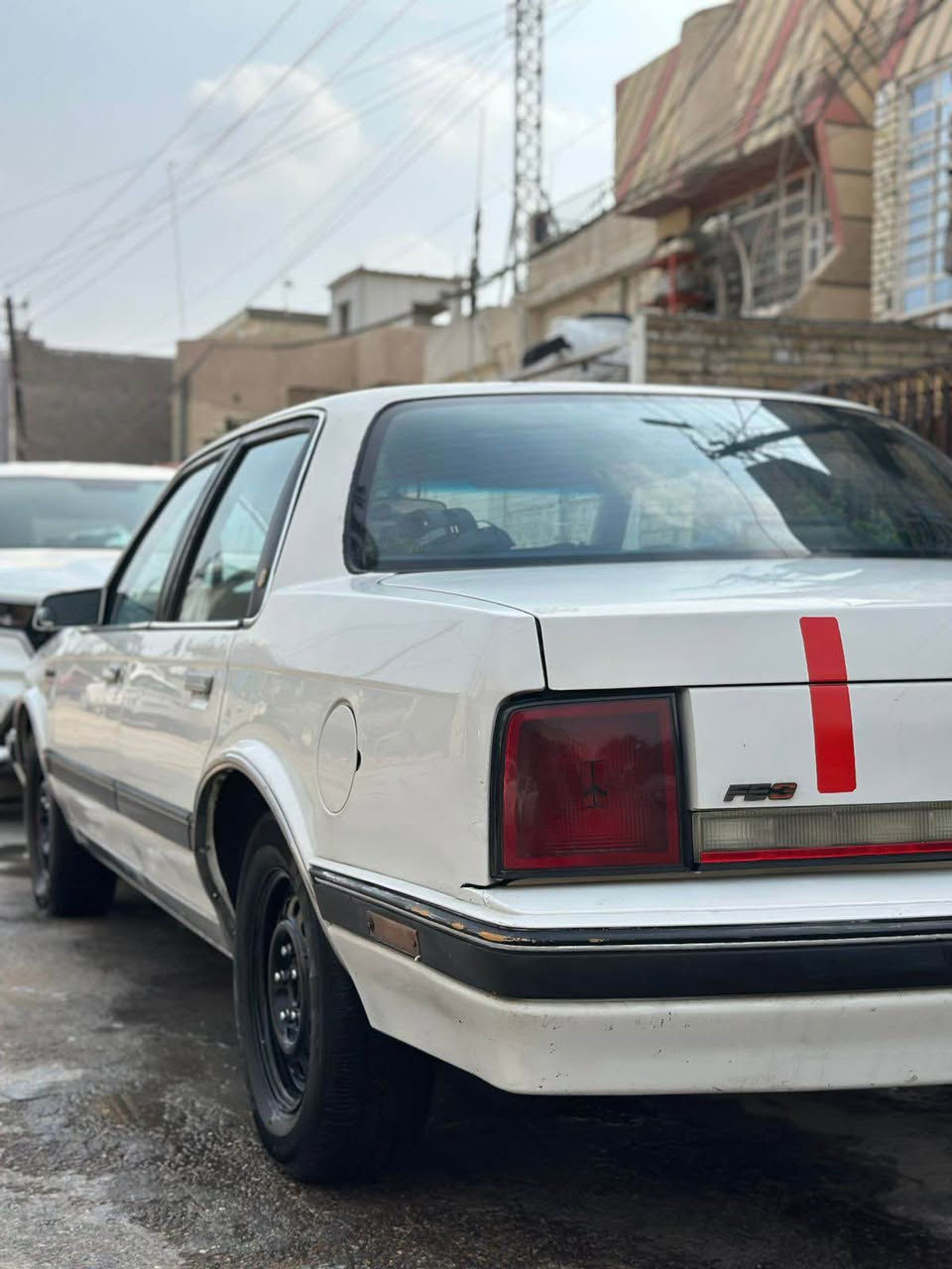 السلام عليكم سيارة اولدز موديل 1990
مكينة 3100 بغداد بسمي صبغ عبايه بسبب الجراد بنيد وقماره وصندوق 
تبريد شغال رقم الهاتف

*********** بغداد, العراق
