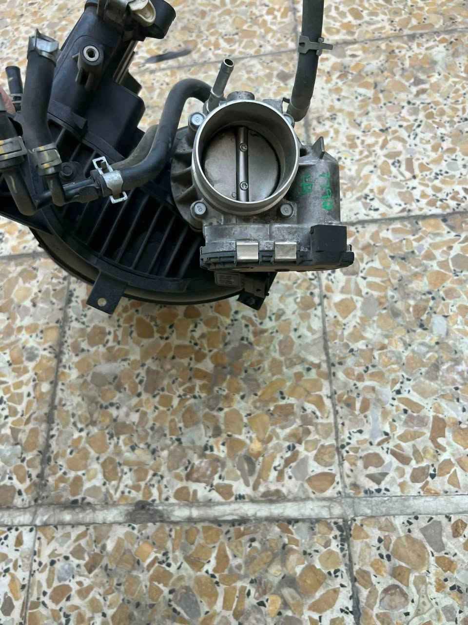 السلام عليكم  ***********
دكشن بارد 2400 GDI C1  مع الجويتر وحساس ماب سنسر
اصلي اصلي تفصيخ
 للسيارات الكورية ( سوناتا اوبتما سبورتج سورنتو توسان )
موديل 2015 فما فوق
العنوان بغداد ويوجد توصيل كل العراق 5 الاف بغداد, العراق
