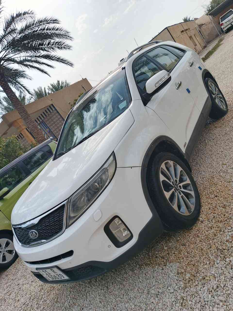 سلام عليكم. للبيع سورنتو موديل 2014 رقم بغداد دولي بأسمي سيارة فول الفول كويتي بيها خشم البنيد صبغ والباقي كفاله كير ومحرك مكفولات تخم تاير تدفئة تبريد 6سلندر 7راكب
بصمه تبريد قطعتين بانوراما السعر 183 وبيها مجال 
العنوان بابل - المشروع 
رقم الهاتف ***********/***********
