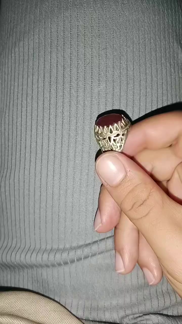 السلام عليكم ورحمه الله وبركاته عدي محبس ياقوت افريقي احمر فرط رمان قديم من ايام زمان مال شيابنه الأولين السعر 120 الف


**إذا كنت صاحب هذا الإعلان وتريد حذفه لأي سبب، رجاءا أرسل رسالة إلى الدعم الفني**