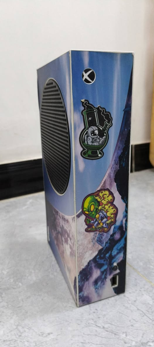 Xbox Series S 2021 جهاز 512
الجهاز نضيف جداً مامستخدم هواي ، الجهاز مفتوح منضف + ومبدله معجون حراري ويجي ويا غراضه الجويستك والـ HDMi واير التشغيل فقط من بدون كارتونه مع ذلك اي تصليح او اعطال جانبيه مابي ولا داخل سعر الجهاز 325 الف بي مجال وتجي تفحص وتروح للتواصل *********** متوفر واتساب مكاني بغداد وبدون توصيل
