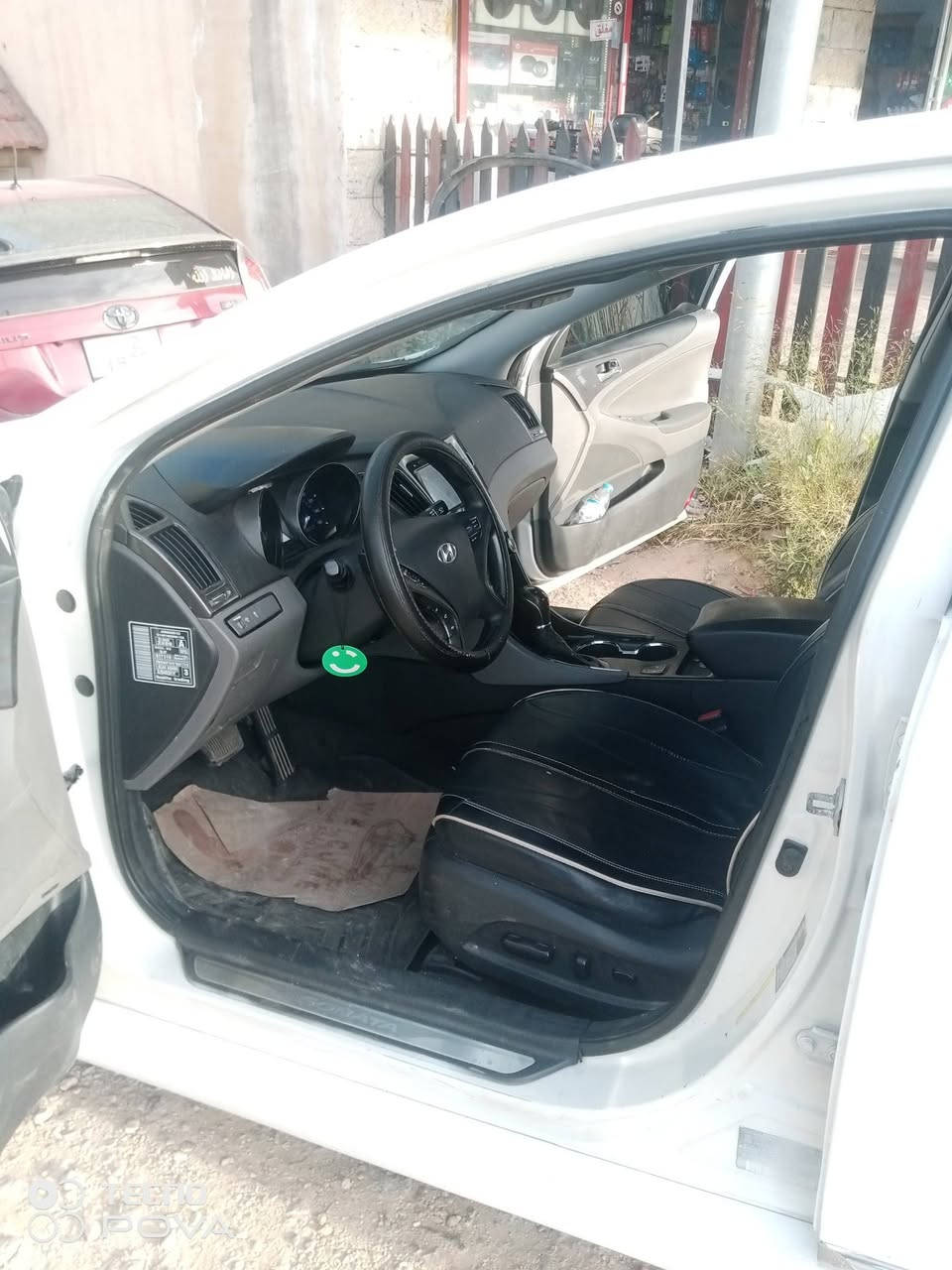 للبيع
هيونداي سوناتا 2012 بانوراما وارد امريكي
فل اضافات 
كاوشوك بحال الوكاله 
ماتور 2400cc افرهول جديد تحت الكفاله 
قير توب ترونك فحص 
 ABS فحص 
السياره مش بحاجة برغي صيانه دوريه 
فرش جلد ملبس فرش 10D
ترخيص 21/6/2026
الفحص مرفق بالصور 
السعر 6.000 قابل للتفاوض 
للتواصل : 0779834245 طارق القضاه


**إذا كنت صاحب هذا الإعلان وتريد حذفه لأي سبب، رجاءا أرسل رسالة إلى الدعم الفني**