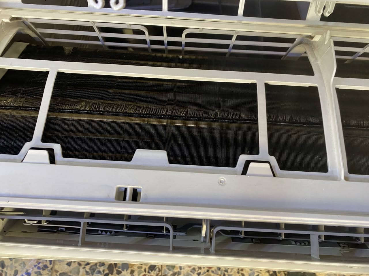 سلام عليكم سبلت ميدها طن ونص اخو الجديد على وضع البلاد شغال وكامل ملحقات ريمود وبوري الصلي مالته  غاز مقفول R22 السبلت بس ضمان 10 ايام المكان الكراده داخل الرقم ***********
