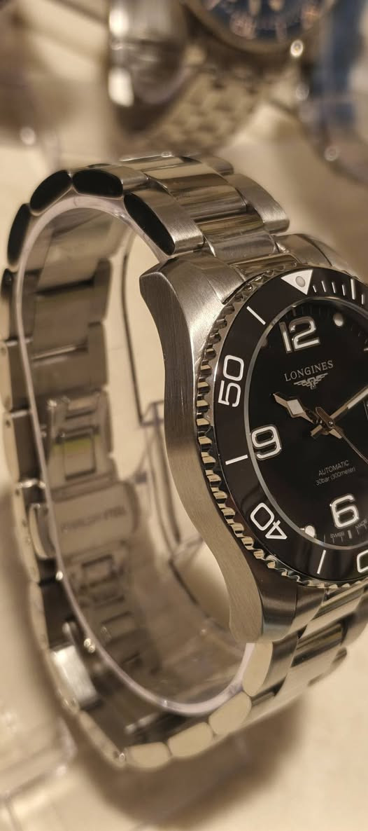لونجين ماستر كوالتي اوتوماتك
اوتوماتك القطر 43 ملم لامينوس رنك دوار 
السعر 105000 بدون علبة
***********
Message فيكسا للساعات والمستلزمات VEXA on WhatsApp. https://wa.me/message/6ETKNGLXZLVLB1
