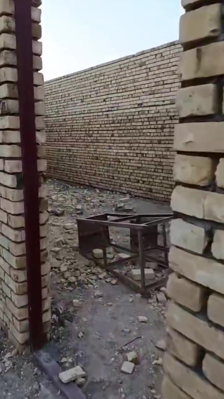 يالله  هيكل للبيع مساحه 250 سيطره جسر الهولندي شارع سبيس بيبان وشبابيك كاملات وماشادينهن غرف 3  مطبخ_صالات2 حمامات داخليه وخارجيه ديوان 12متر
يالله  
هيكل للبيع مساحه 250 سيطره جسر الهولندي شارع سبيس بيبان وشبابيك كاملات وماشادينهن غرف 3  مطبخ_صالات2 حمامات داخليه وخارجيه ديوان 12متر
***********
