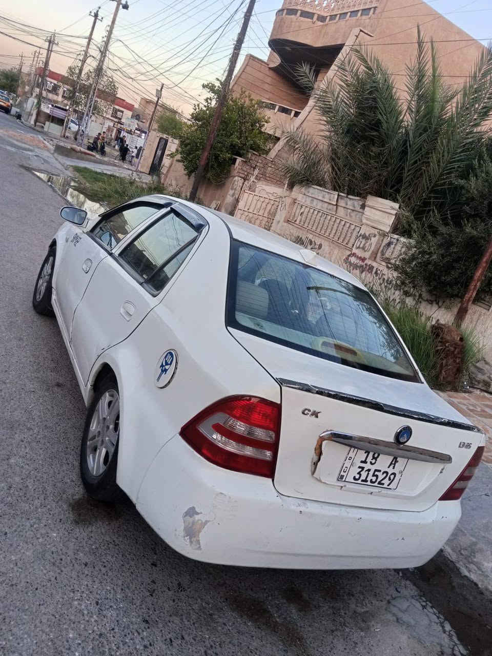 السلام عليكم جيلي سي كي 13داخل اسود مكينه خير من الله تبريد ثلج  كير بي قره ما اعرف شنو بي السياره مصبوغه حزام نقص بور السياره بأسمي تحول ثاني يوم السعر 30اتصل وتدلل ***********
