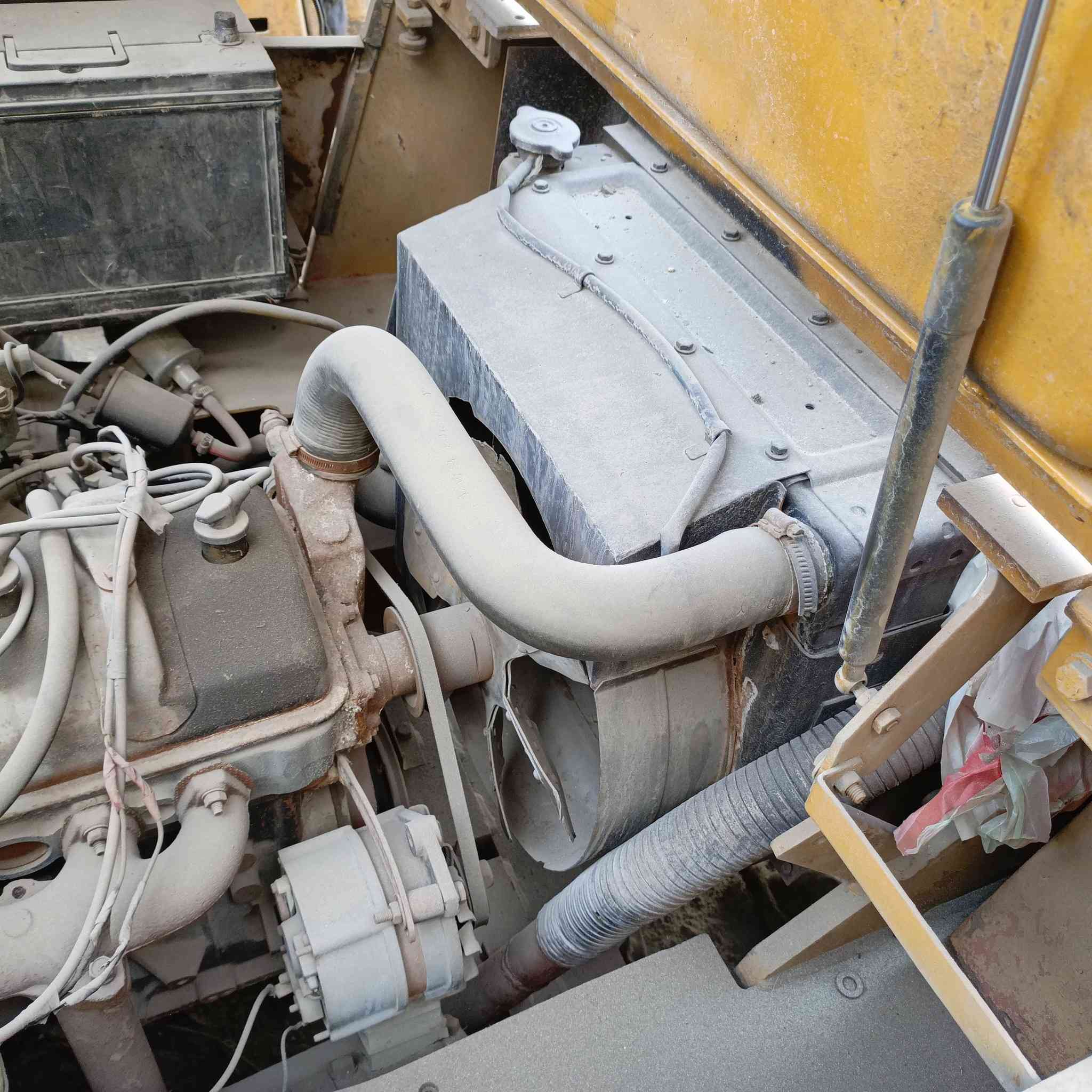 رافعه 3طن محرك بانزين شغال فقط الگير مينمر جگات ستيرن كله شغال سعر مناسب الي يريدها ***********
