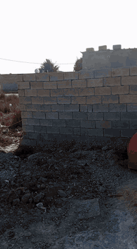 سلام عليكم بيت تجاوز بحي الحسين قريب عله سيطرة البان القديمه مساحة 126سعره مناسب هاذه رقمي للتواصل ***********
