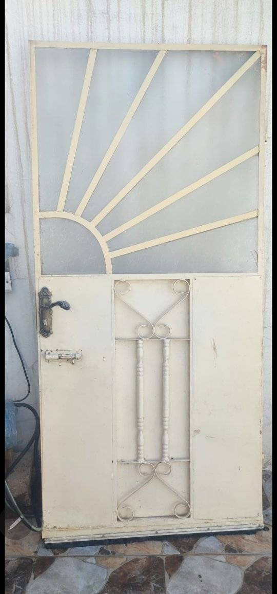 السلام عليكم غراض للبيع والسعر ما نختلف ان شاءالله والتواصل على الرقم 
***********
