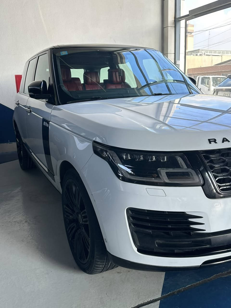 رانج 2018 اوتوبايوكرافي ماشية٧٨ الف كم كفالة عامة السيارة ضمان دولي العنوان بغداد  للاستفسار ***********
