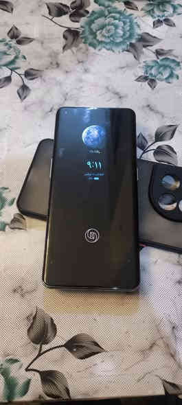 جهاز ون بلص 11 ذاكرة 256  عشوائية 16 كيكا  بي كسر بالضهر. موضح  بالصورة البطاريه 89
المكان ديوانية  المركز. ***********
السعر 375 قفل
