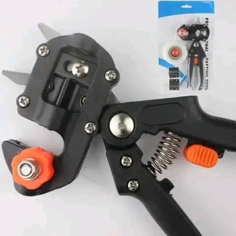 مقص التطعيم  تقليم الاشجار و #الزهور Ω U V  من احدث الأدوات من حيث التقنية للعناية بالحدائق و المحافظة على رونقه
للعناية بالحدائق 
مقص تقليم الاشجار🌲🌴 و #الزهور 
مقص اغصان متعدد الأغراض #البستنة☀☀
يستخدم لاغراض تقليم وتشكيل الاشجار. مناسب لليد متوسطة إلى كبيرة الحجم مقبض معزول بالبلاستيك🌈🌈 عالي الجودة لضمان الراحة🎯 والحماية
يتميز بالخفة🙏 والقوة💪💪
يتوفر خدمة توصيل لكل المحافظات 🚙 بغداد, العراق


**إذا كنت صاحب هذا الإعلان وتريد حذفه لأي سبب، رجاءا أرسل رسالة إلى الدعم الفني**