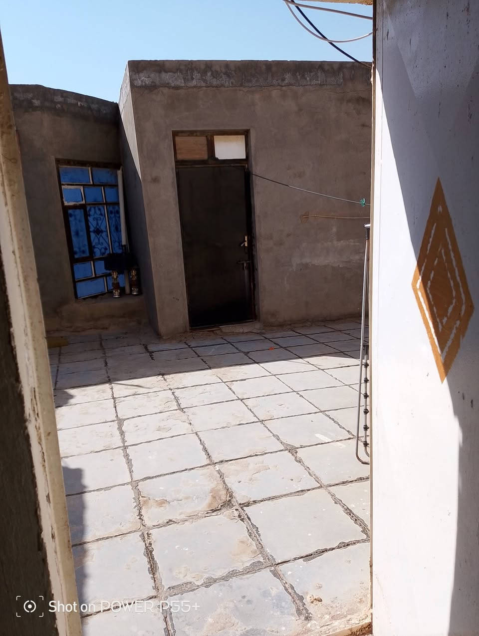 بيت للبيع مساحته 520 عكادة طابقين خمس غرف وبراني 11متر ونص شارع المدارس الصينيه للاستفسار اتصال ***********
