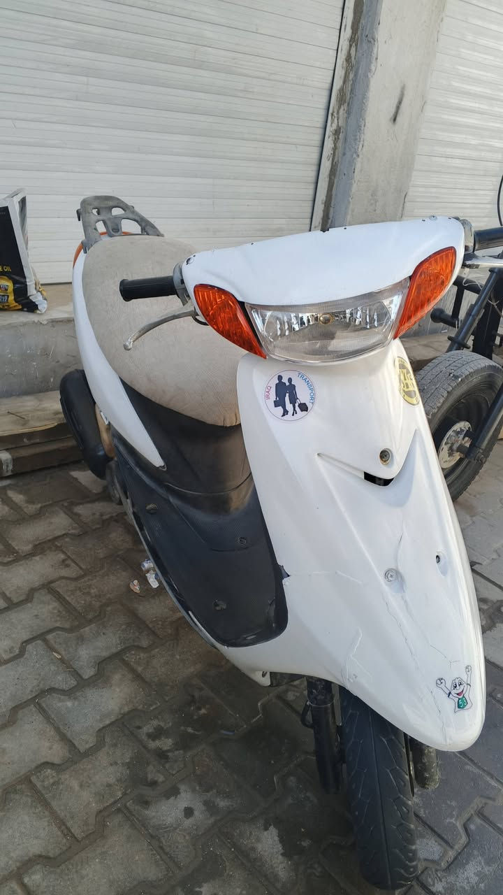 سلام عليكم دراجه عصفوري للبيع دراجه جاهزه ماناقصه شي كهربايات سلف هندر بك لايت العينيه هورن كلها شغاله ناقصها بس الكفر من هاي الصفحه بس هاي ناقصها  الضفيره و الكابريته لبلاد دراجه مفتوحه مره وحده سعر 225 بيها مجال قليل مكان مدينه سوك ***********
