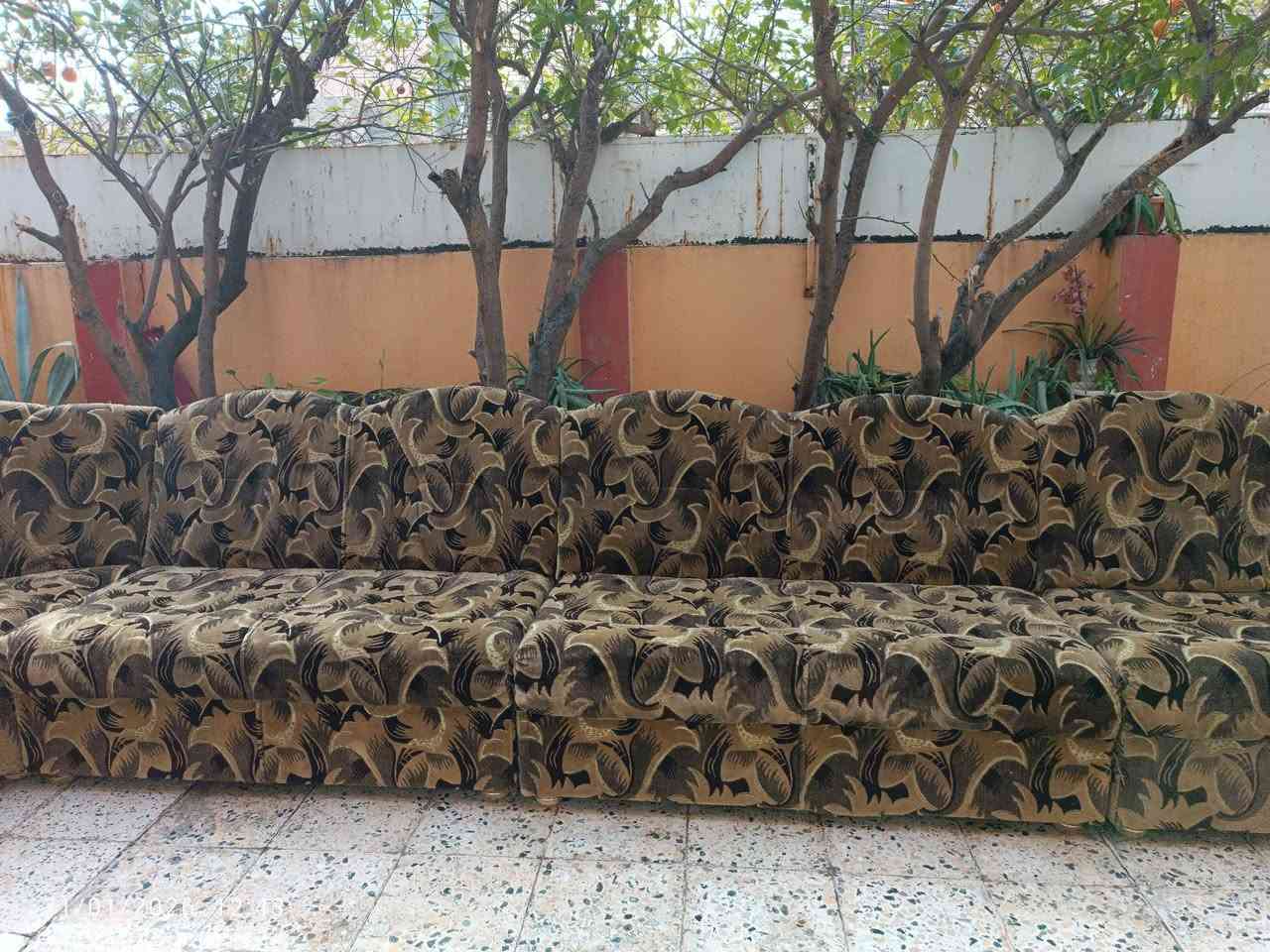 ديوان 13 متر مستعمل نضيف للبيع بسعر مناسب جدا ***********
