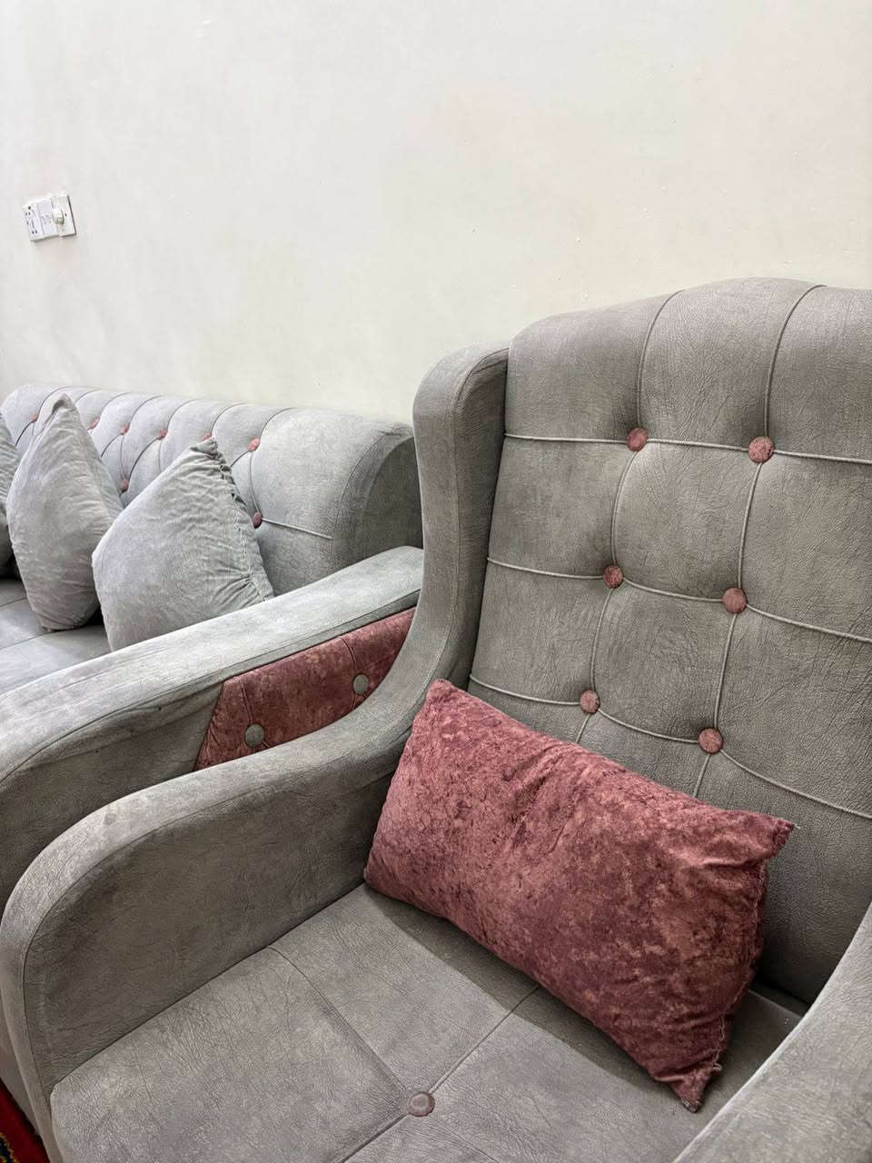 تخم سبع مقاعد ب200 الف بدون اي ضرر فقط كرسي واحد متضرر من الجانب كما مبين بالصور ب200 الف قفل مكانه البكرية بغداد


**إذا كنت صاحب هذا الإعلان وتريد حذفه لأي سبب، رجاءا أرسل رسالة إلى الدعم الفني**