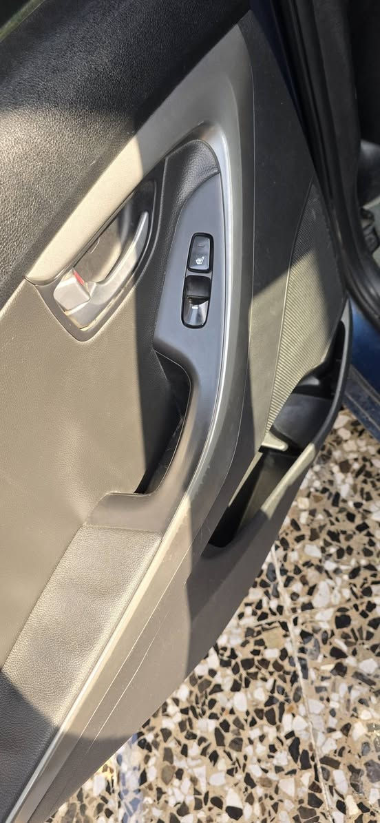 النترا 2016 فول مواصفات
رقم بغداد مميز بسمي 
بصمة
جلد
شاشة كامرة 
مكينة 2000{GDi
تبريد ثلج 
سيارة خير من الله 
كلهة شغالة بدون نقص 
سونار مع منشور 
***********
