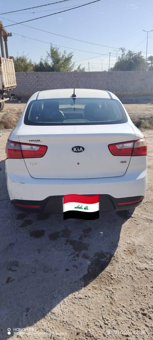 سيارة كيه ريو موديل 2015وارد امريكي  مكينه 1600 تبريد شغال بيه ضربه بجه السايق الكدام وبيه ضربه بجه الوره جوه قبق البانزين رقم بايل بسمي 73$ وبيه مجال مكاني السياره نجف كوفة رقم***********
