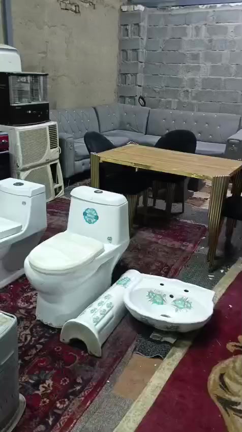 غراض لبيع المكان بغداد حي اور سبع قصور شارع ابو علي واتساب *********** اتصل واني بخدمتكم تره ماارد ع التعليقات الشراي يتصل
