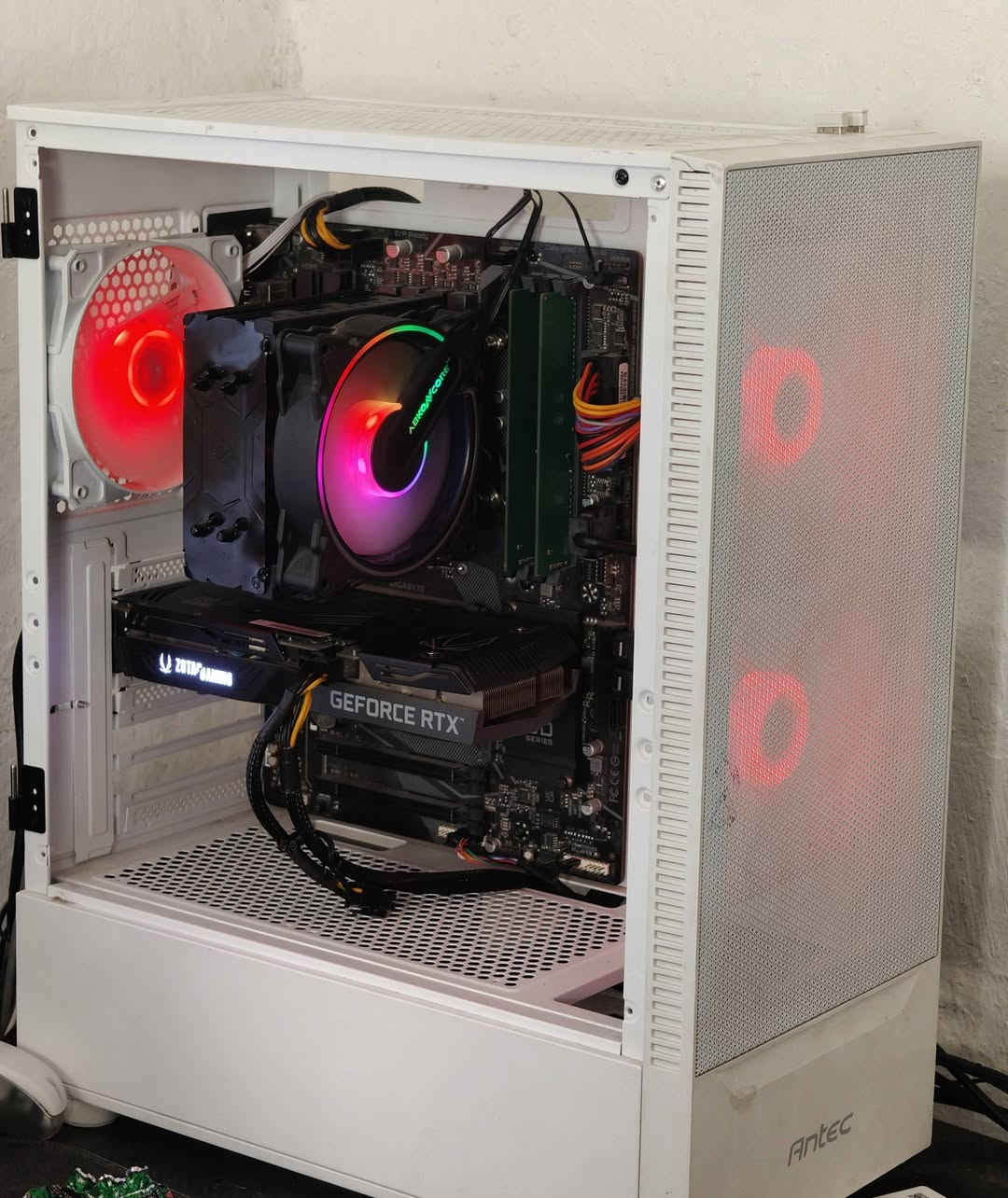 السلام عليكم
كيس مستعمل نظيف للبيع بكرت RTX 3060TI مواصفات قوية وحلوة 
المواصفات :
💠CPU: Zotac Gaming RTX 3060TI 8G OC 
الكرت اقوة من 4060 بالاداء الخام
وحرارة الكرت جدا طبيعية تحت اعلا ضغط 70نات
💠M.B: Gigabyte B560 ds3h ac ATX WIFI/BT
💠CPU: Core i5 10400f 6C 12Thr 4.3GHz
المعالج بقوة R5 5500 او R5 3600x
💠Cooler:  Air cooler 120mm
💠Storge: Sata ssd128GB+hdd1TB
💠RAM: Crucial 16GB 8x2 2666MHz
💠P.s: Rocket 650w RGB
💠Case: Antic white x3fan 
120mmx1 140mmx2
3 مراوح تحكم دكمة بالكيس

💲السعر 835 الف مع ضمان الحاسبة اسبوع بشرط تربطها على UPS لحماية القطع من الكهرباء

بغداد مدينة الصدر قطاع 23
يوجد توصيل
 واتس ***********
 اتصال ***********
