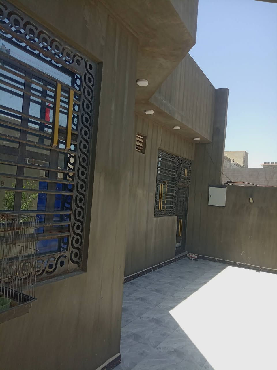دار للبيع المساحة ١٨٥ الفيروزيه قرب جسر الثاني *********** للاستفسار
