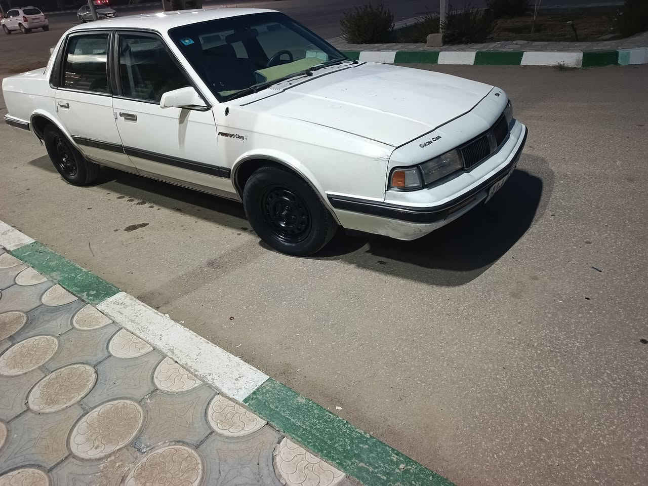 السلام عليكم اولدز موبيل موديل 90مكينه كيررقم بغداد انكليزي حداديه كفاله تخم تاير دواخل كفاله كيجات كلها شغاله غرفه نضيفه ترايك وين ميعجبك السعر 38بيها مجال بسيط ***********
