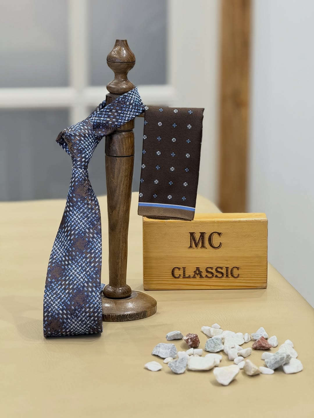⁨	⁨	⁨	⁨	‏ MC CLASSIC ‏ ⁨	⁨	‏ 
  الأناقة _تبدي _من_ أول _خطوة

⚜️رباط  وكاله MC CLASSIC
⚜️الطول : 160سم
⚜️العرض : 7 سم 
⚜️السعر : 25الف 
⚜️الصناعه : تركي

‏‎للحجز او الاستفسار مراسلتنا على الصفحه
اومراسلتنا واتساب  *********** .  ***********
تلكرام :- https://t.me/mcclasic
انستكرام :- https://www.instagram.com/mc_classic79?igsh=MWZuc3Z2b2YycGNwOA%3D%3D&utm_source=qr
تيك توك :- https://www.tiktok.com/‪‪‪‪‪‪‪@mcclassic79‬‬‬‬‬‬‬?_t=8kdkCdce82f&_r=1
سناب جات :- https://t.snapchat.com/QEyQBMCC
#العنوان
 بغداد - كرادة داخل -فرع صيدليه جوهره ابن حيان 

اوقات الدوام من 10 صباحا الى 12 ليلاً
🔴 يوجد #توصيل بغداد وكافة المحافظات 
بغداد 🚕  5 الف  المحافظات 🚗 5 الف⁩⁩⁩⁩⁩⁩
