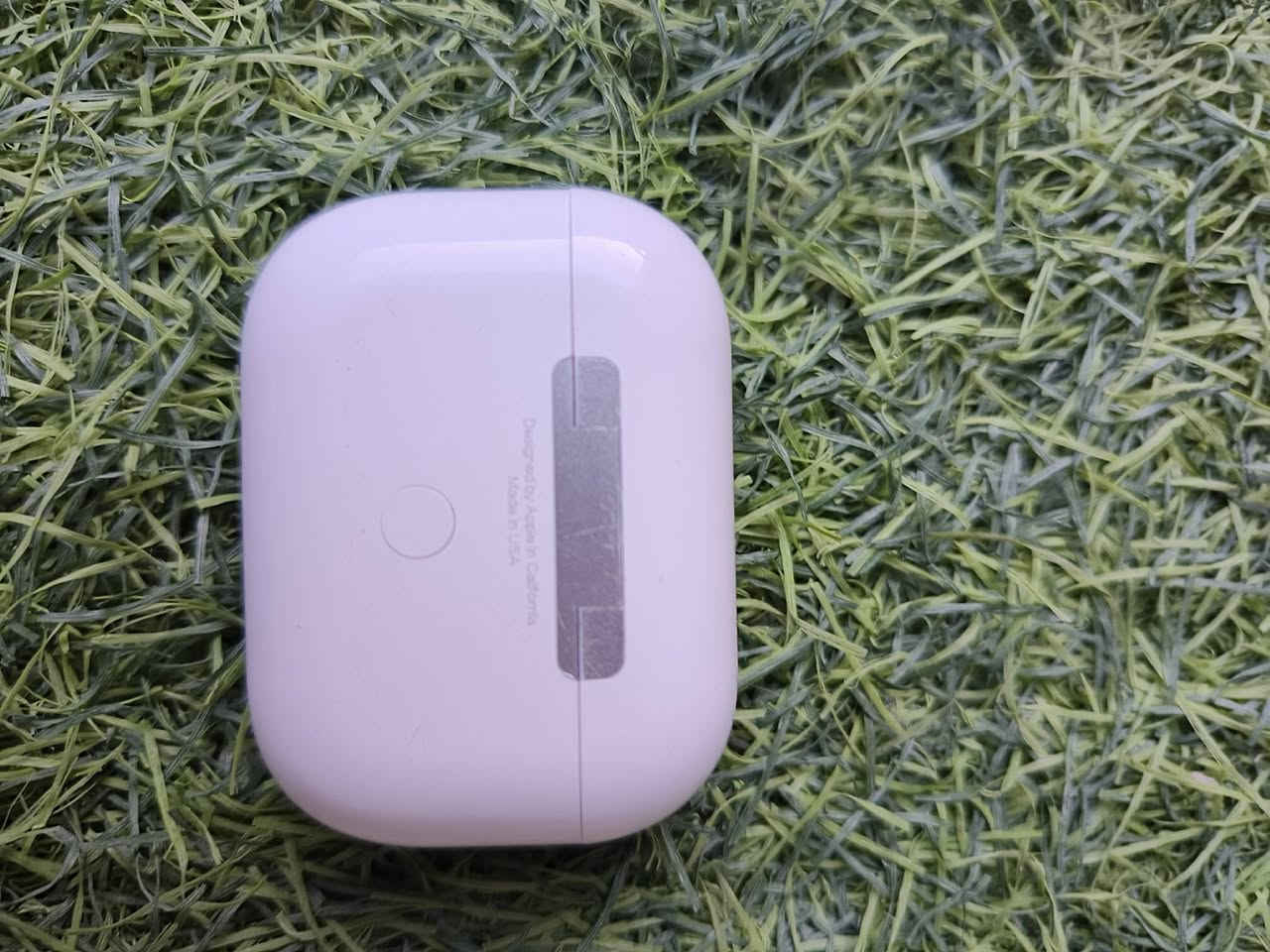 سلام عليكم ايربود للبيع شرط الفحص بيه عزل يخبل الي يريده يدخل خاص سعره 15 الف رقمي ***********
