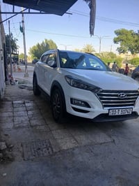 توسان موديل 20 الكاصد اصلي مو جيكي  فول مواصفات سيارة  ماشيه 70 الف مح...