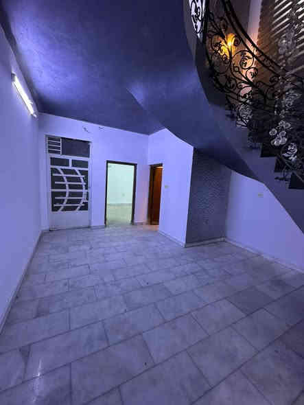 محتويات عقار 👇

يحتوي طابق ارضي: مدخلين وكراج وصاله ومطبخ حولي وغرفه نوم وخدمات🔶

يحتوي طابق اول 3 نوم وخدمات 🔶

* البيت مجهز بكونتر تركي ⚠️

الأيجار مليون 350 الف مجال بسيط جدا  🔒 

الموقع السيديه الضباط 🔷

للاستفسار

***********

***********

واتساب
