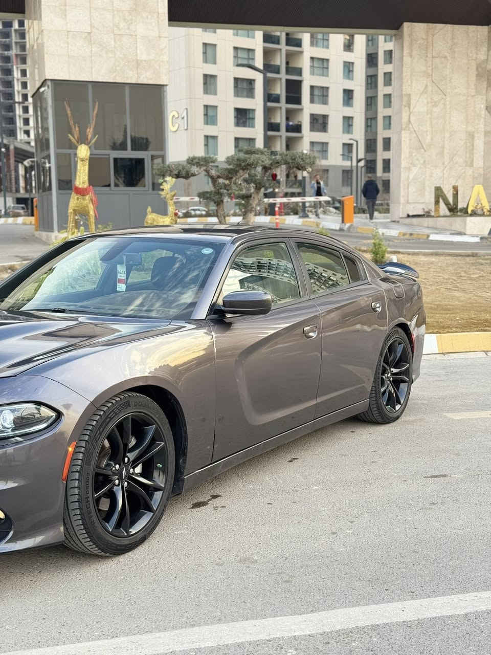 للبيع  جارجر 2018  RT
رقم اربيل باسمي هزه وسنويه كله جديد شرط تحويل 

وارد امريكي حادثها جاملغ خلفي وجاملغ امامي وهنا بل عراق صار بيها صبغ صفحة السايق والبنيد مبدل ومصبوغ 

ماشيه 66 الف مايل قابل للزياده 

محرك V8 5700 

السياره حلوه وجديده بل عافيه عل ياخذها 

السعر   164$$ بيها مجال بسيط 

اتصل وتدلل 

***********

مكاني بغداد_حي الحسين قرب مطار بغداد الدولي
