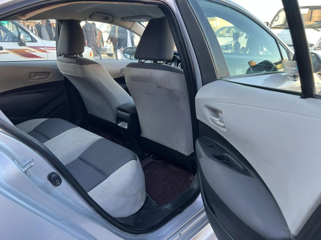 سلام عليكم 
كورلا للبيع 
موديل 2023
ضرر اربع قطع 
كير ومحرك شرط 
تواير وصدر جدد
السعر 135 وبيها مجال للطيبين 
الرقم ***********
