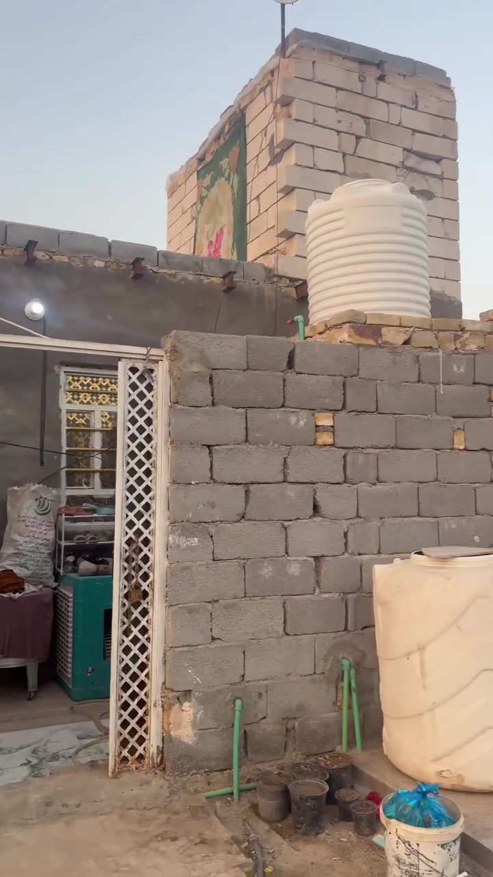 سلام عليكم بيت بلزديناويه شارع المستوصف خلف شركه بيت جاهز سعره 30وبي  مجال مساحه 100متر زراعي ***********
