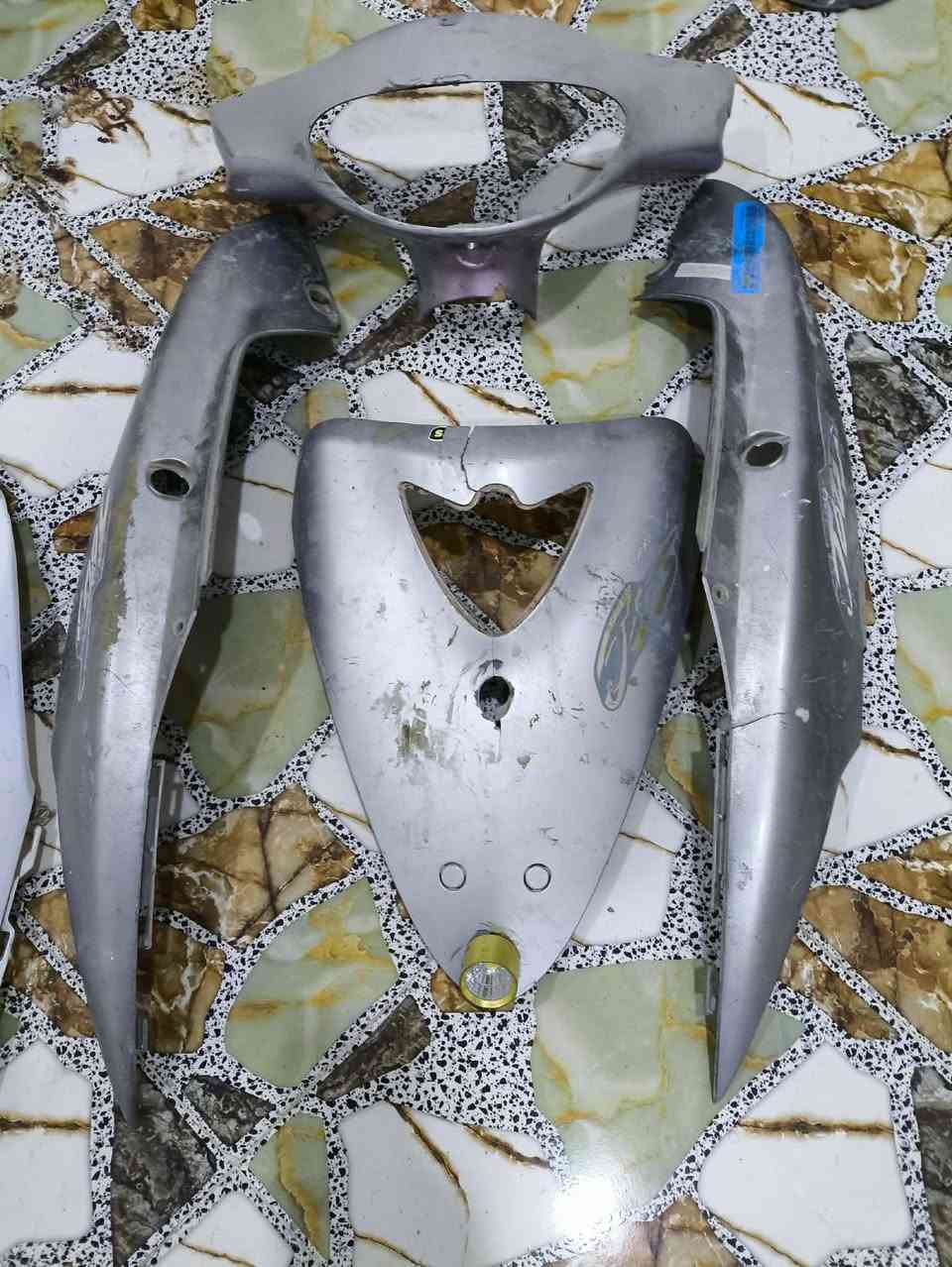 السلام عليكم كفرات ماكس عدله سعر 15وكفرات ماكس منغولي ناقصهن جاملغ السعر 15وقبق هندار ناقصه هلال السعر 13والسعر بيه مجال مكان حله مركز الرقم ***********
