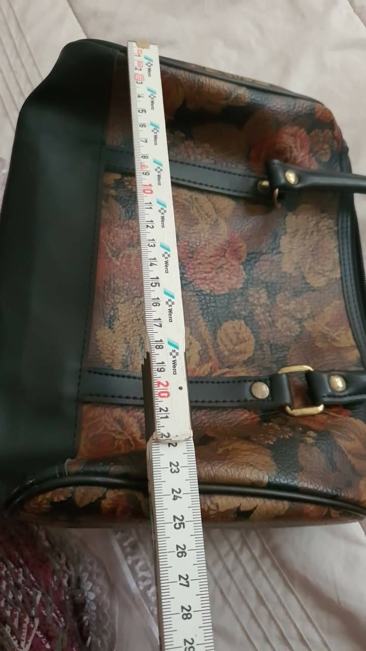 حقيبة يد أو حقيبة مستحضرات تجميل بنمط "تابيستري" (Tapestry


**إذا كنت صاحب هذا الإعلان وتريد حذفه لأي سبب، رجاءا أرسل رسالة إلى الدعم الفني**