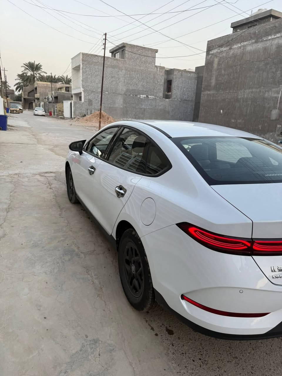 بي واي دي جن بلص  داخل رصاصي سياره جاهزه من كلشي أرضيات  اني شاد الها السياره جاي بدون أرضيات سكوب على المرايه طوس يدات وملحقاتها كامله ماشيه ٣٨٦٠ قابله لزياده رقم بغداد بااسمي تحويل ثاني السياره مكفوله من كلشي بحاله الزيرو. السيارة 17 و250 وبيها مجال بسيط
0786 989 3972
