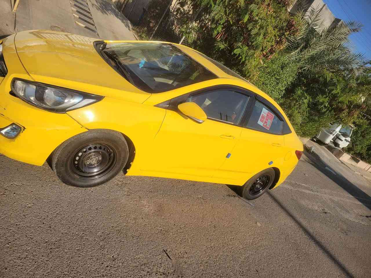 السلام عليكم اكسنت موديل ١٣ خليجي محرك ١٦٠٠ نقصها تبريد سعرها ٧٥ مكان بغداد
***********
