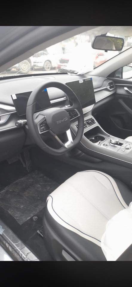 السلام عليكم 

بي واي دي دست رويل 

مرقم بغداد بسمي 
كفالة عامة من كلشي 
ماشية 4000 الف زيرو بعدها 

بيها شاحنة أم الايرث سعرها 200 دولا يعني ماتحتاج بورد كبل للكهرباء
وبيها فرشت صندوك وبيها إضافات اني ضايفهن 

مكاني  بغداد ( حي الإعلام )
الرقم ( *********** ) 
السعر ( 1800 )
