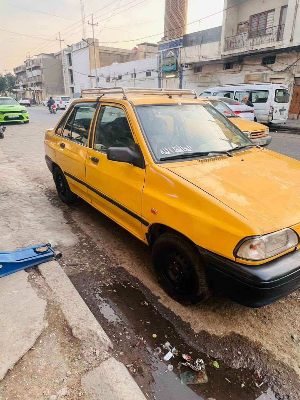 السلام عليكم سايبا موديل 2012 بأسمي مكينة خرسة ناعمه وصافية وكير حلو تبريد شغال كهربائيات شغالة بيها شاشة شواصيها واحد نضيف والثاني فطر خفيف بيها وممصلح خياسات بسيطة كلش سيارة بدون ضربة السعر ((26)) ورقة وبيها مجال قليل مكاني بغداد الكرخ ***********
