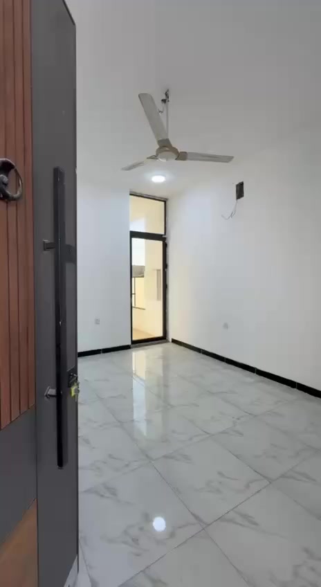 🏡 #فرصة_شقة_طابق2_للإيجار_السكني

📍 الموقع: #حي_الجامعة_محلة_635  

📐 المساحة: 75 متر  

🏢 الطابق: الثاني  

🔑 نوع الإيجار: سكني  

🔹 التفاصيل:  
• صالة  
• غرفة نوم  
• مطبخ  
• حمام    
⁉️ لمعرفة الايجار اكتب رقم 2 بالتعليقات .

شقة مرتبة ومناسبة لشخص أو عائلة صغيرة، موقع هادئ وقريب من الخدمات.

🌐للمزيد من العروض لطفاً الاشتراك في قنواتنا :
قناة Telegram 👇🏼
https://t.me/Ajarty
قناة WhatsApp👇🏻📱

https://whatsapp.com/channel/0029VaDf8d14yltRzy5EwZ15

📍عنوان الشركة : حي الجامعة _ بداية شارع المركز 
 
📌للمعاينة والاستفسار : يرجى التواصل على الارقام التالية☎️
***********
***********
