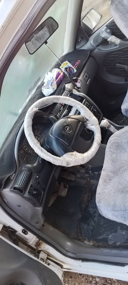 السلام عليكم استرا حجم 18المرغوب،محرك كيروم،ومحرك شرط.رقم.نينوى.مسطره.اني شرعي.كابون.بانزينن
موديل1992.توماتيك.سعر.50.رقم.الموبايل.***********
