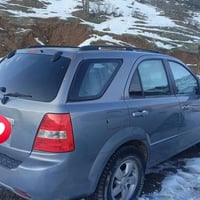 كيا سورينتو .موديل 2008.سياره بيها 5قطغ صبح بدون دولاخل .. كير ومكينا ...