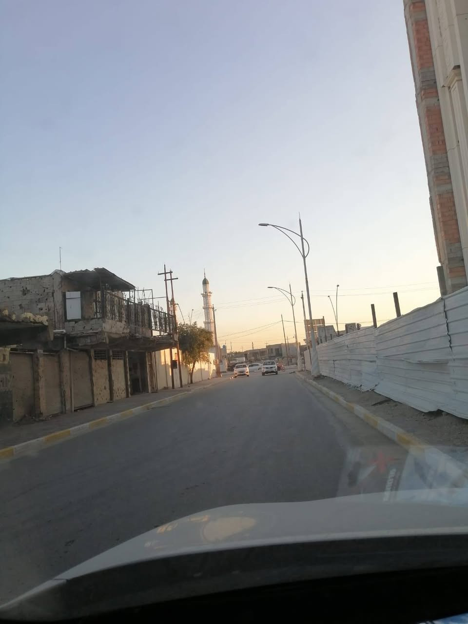للبيع/ دار طابقين حي المعلمين موقع مميز جدا خلف السوق العصري مباشره  قديم.. نظيف كلش وجاهز للسكن المساحه/ ٤٢٠ متر الوجه/ ١٤ × ٣٠
 يتكون / ٥ نوم ٥×٤/ استقبال ٩×٥ / هول٥×٤ / مطبخ٨×٤ / حمام داخلي وصحيات خارجيه / حديقه كبيره / كراج كبير يتسع سيارتين/
السعر/  خاص لطفا/  أو الإتصال على  *********** واتساب أبو وسام للعقارات/لا أتعامل بالتعليقات لطفاً الجاد يتصل 
مكتبنا رمادي شارع٤٠ مقابل جامع الواثق
