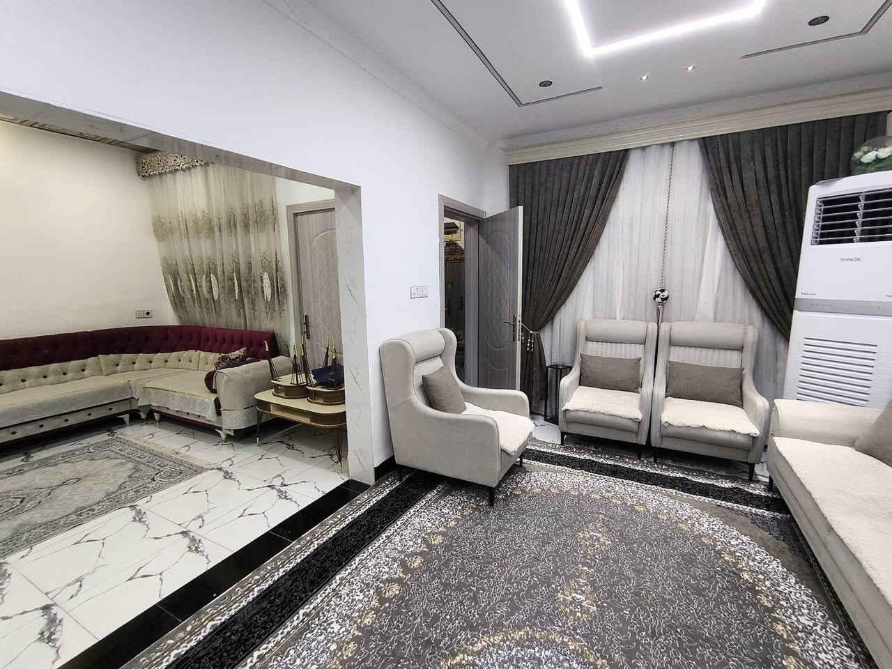 اعلان رقم (784)
بيت زراعي طابق واحد  ركن للبيع 
مساحة/230م واجه 10م 
العنوان/ ينكي داملار 
السعر/94 مليون 
----------------------
للاستفسار اكثر مراجعة مكتب محمد الواقع في فلكة راس فرع جامع الامام علي او اتصال بالارقام التالي الاخيره 
***********
***********
نستقبل كافة عروضاتكم سكنية وتجارية في كافة المناطق طوز و كركوك...
