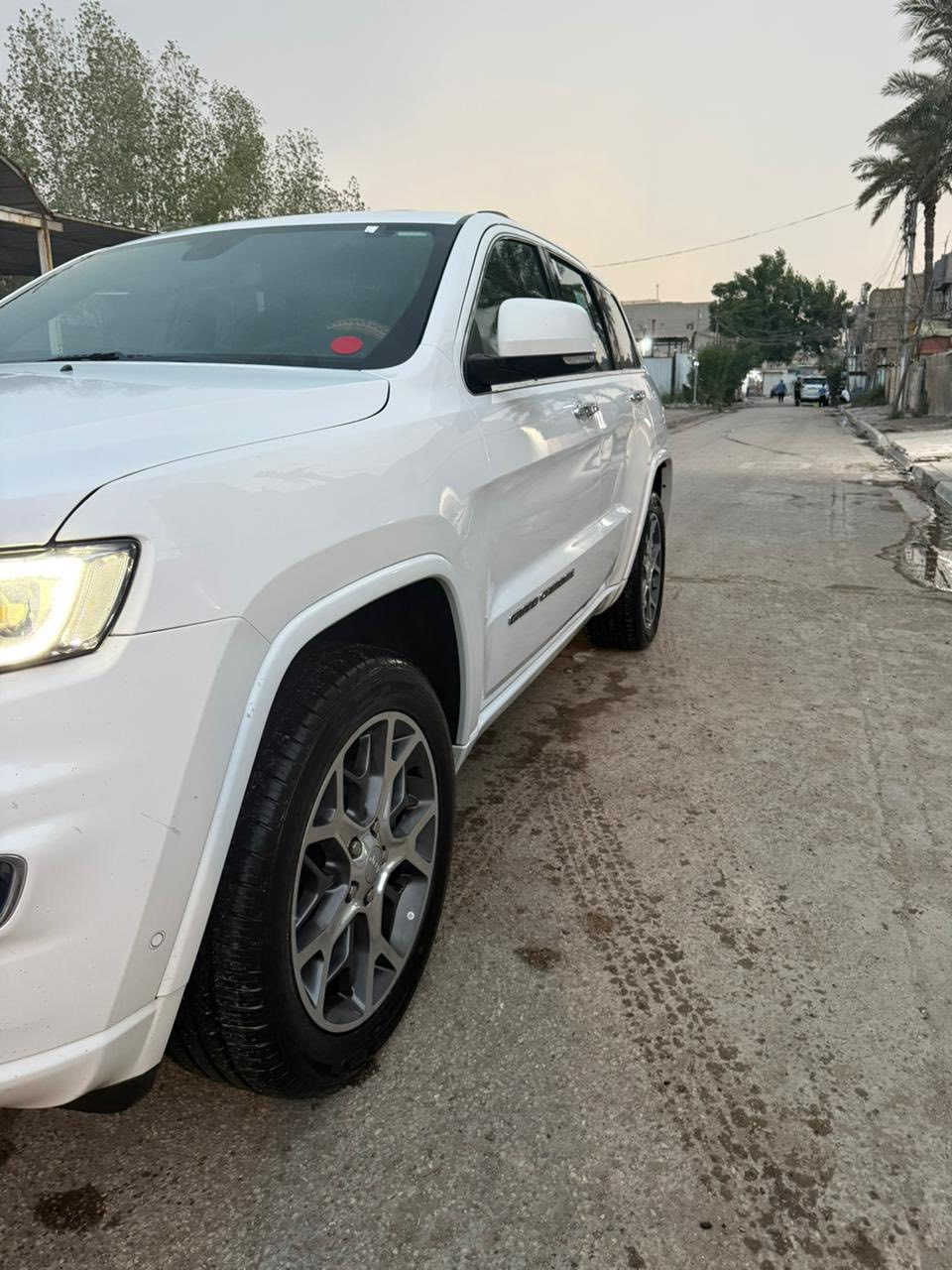 جيب 21
اوفرلاند
ابيض
داخل قرميدي
كفاله عامة السيارة عدى شخط اصبع باب وره السايق غير الاصبع
 مكفول مكفول❗️
السعر 34،000$
مكان بغداد الشعب 
تواصل:***********
