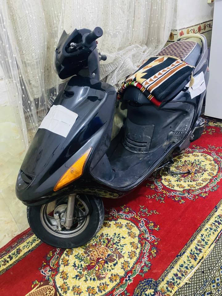 سلام عليكم فراشه للبيع او مراوس بكير امتياز اصولي ماصارلها هواي من طالعه من لحاويه نضيفه كلشي شغال بيها اكفلها من كلشي مكينه جديده لاتنقيص لاتبخير لامفتوحه دراجه بلاديه كلشي ماعايزه سعرها٦٢٥ وبيها مجال لشراي اتصل *********** مو شراي طلع كبل مكان نجف
